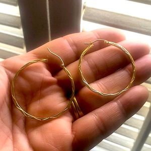 New BIG 10 kt yellow gold 1.5 inch hoop earrings
